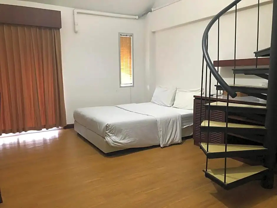 四人房，設有陽台