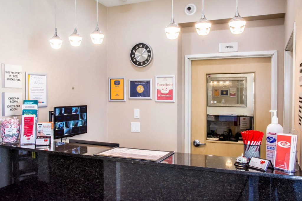 Econo Lodge - фото 2