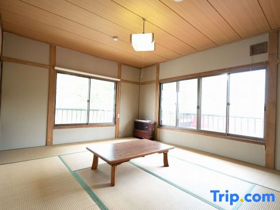 Economy room with lake view