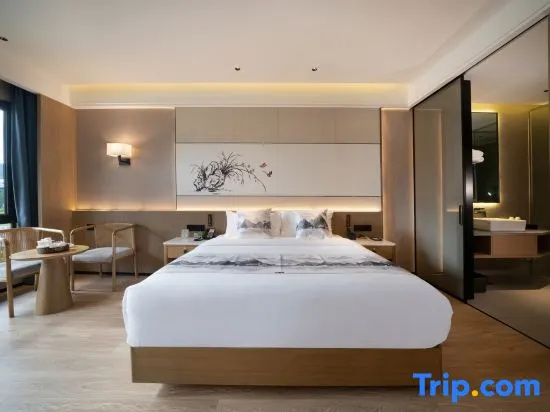 Standard Double room with balcony (full double bed)
