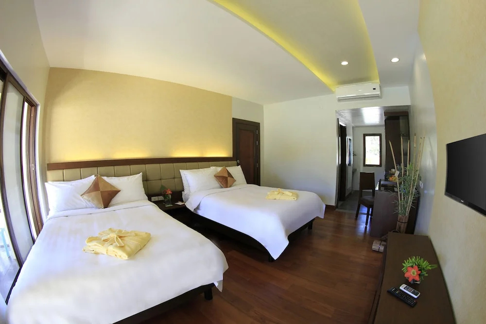 Premier room with pool view