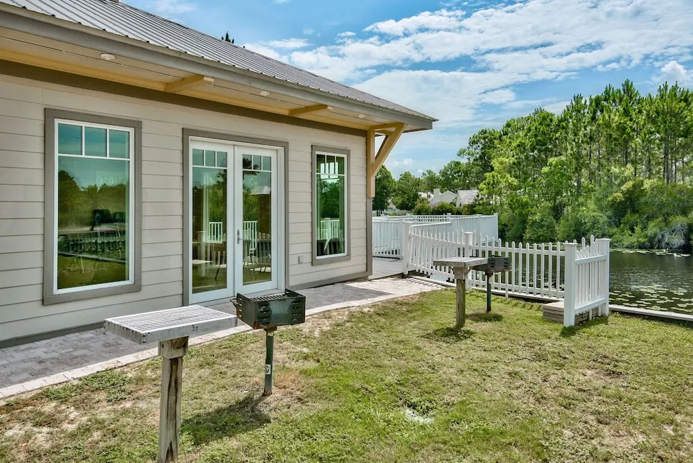 Walk to the Beach! Seagrove Highlands Gem With Pool - 3 Bedroom Condo