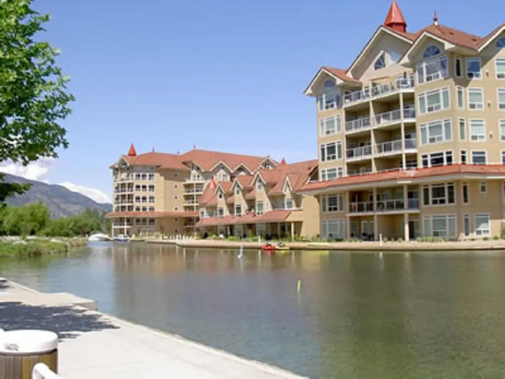 Discovery Bay Resort by Kelowna Resort Acc. - 80+ suites available - Chambres