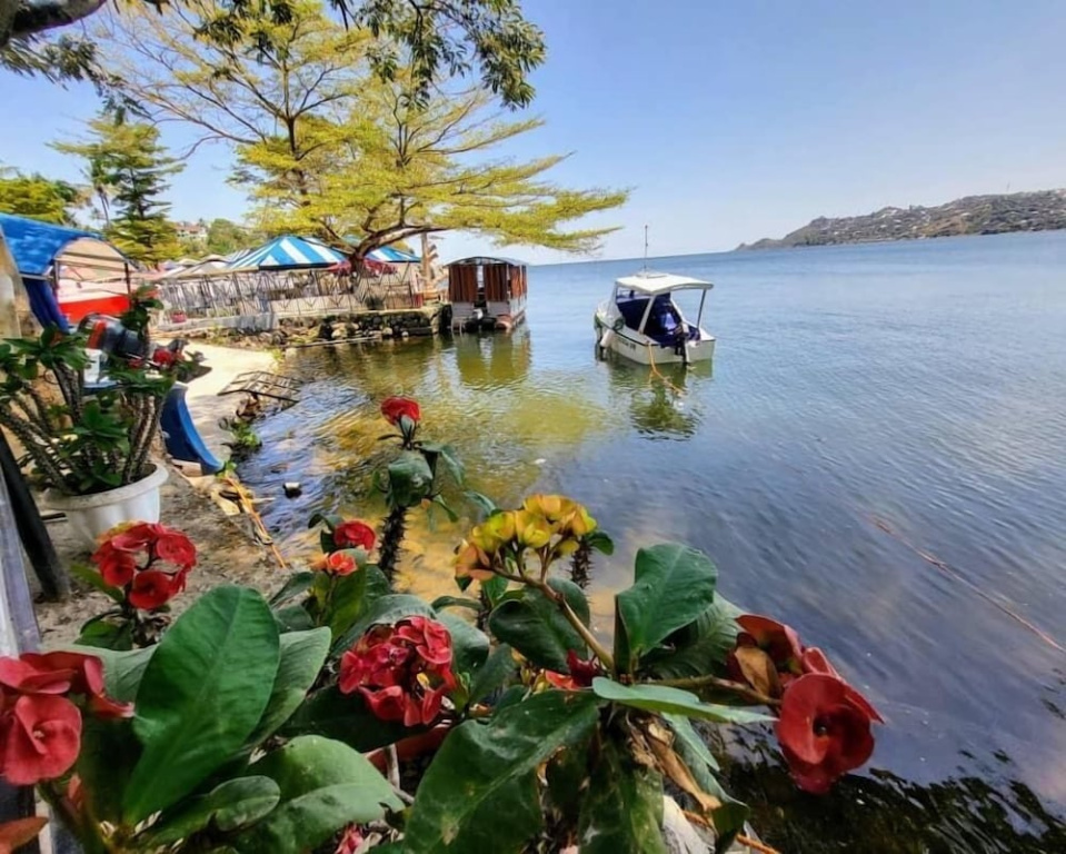 Rusty Rock Beach Resort & Spa