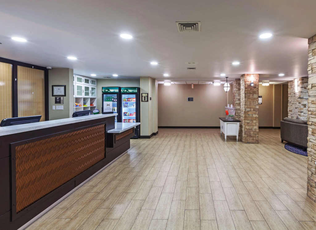 Lobby & Reception