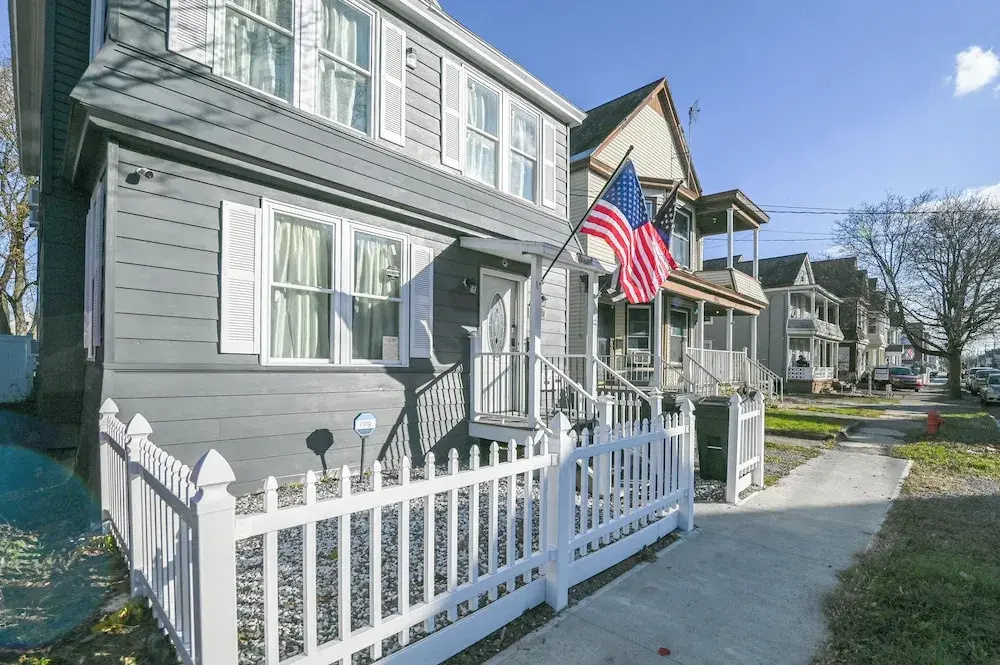 2 Mi to Union College! Newly Renovated Apartment