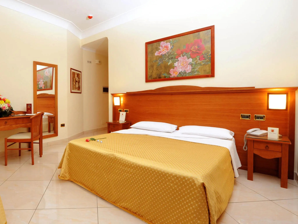 Double room (full double bed)