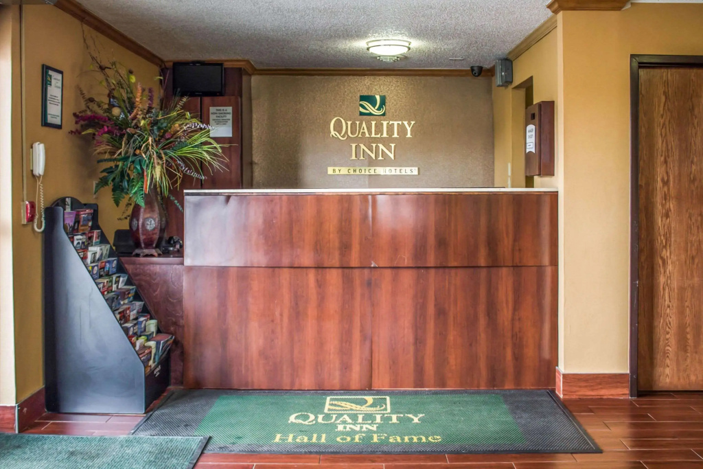 Lobby & Reception