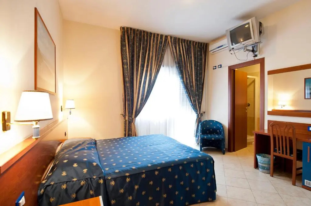 Standard Double room (full double bed)