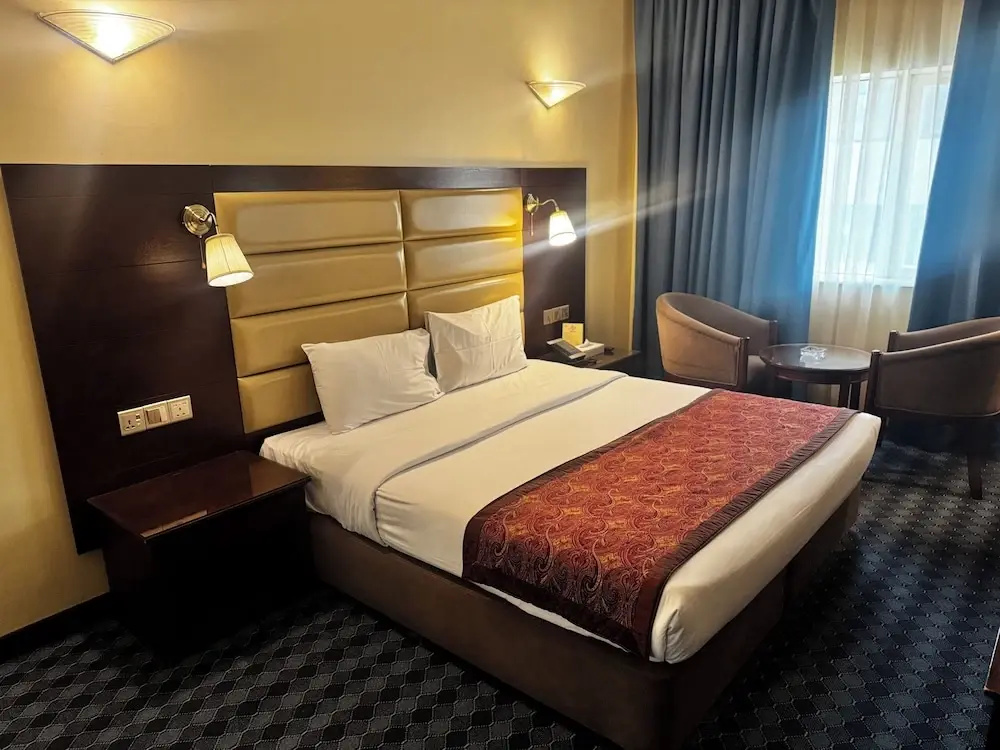 Standard Double room with city view (full double bed)