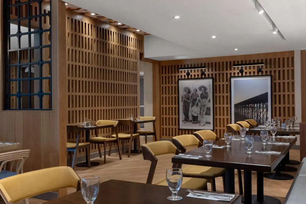 DoubleTree by Hilton Kingston