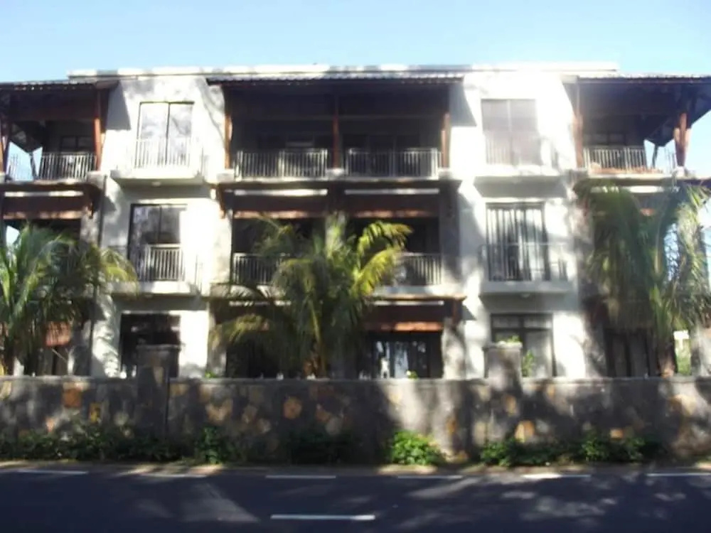 West Terraces Residence No 5 With Seafront Beachfront License No 13516