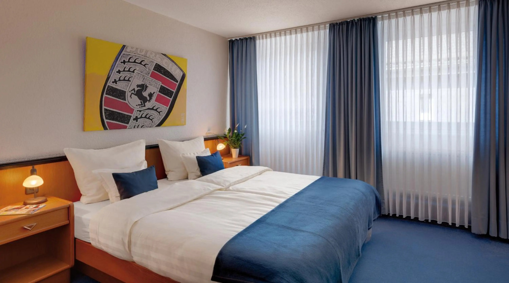 Motorsport Hotel — 2