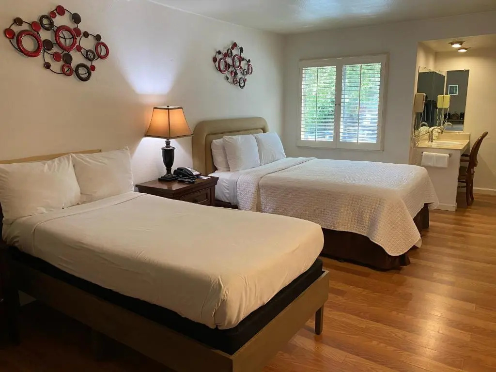 Standard Double room (full double bed)