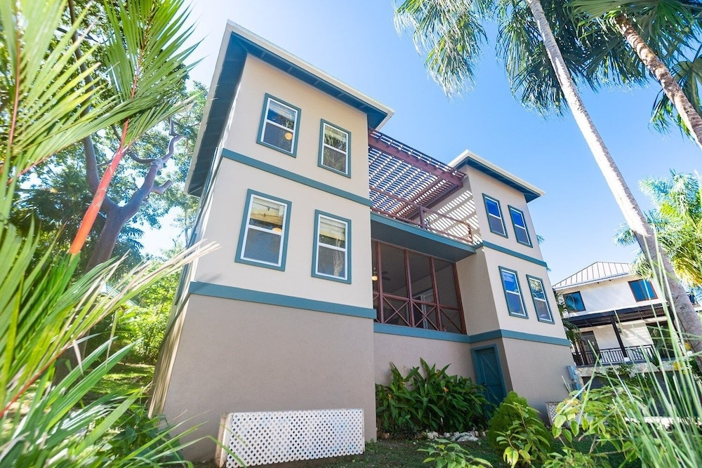 Tortuga Terrace-43 Lawson Rock 3 Bedroom Home by RedAwning