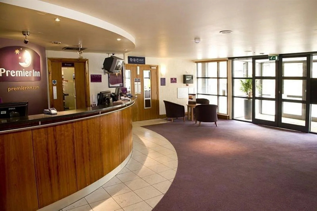 Premier Inn London Kew Bridge — фото