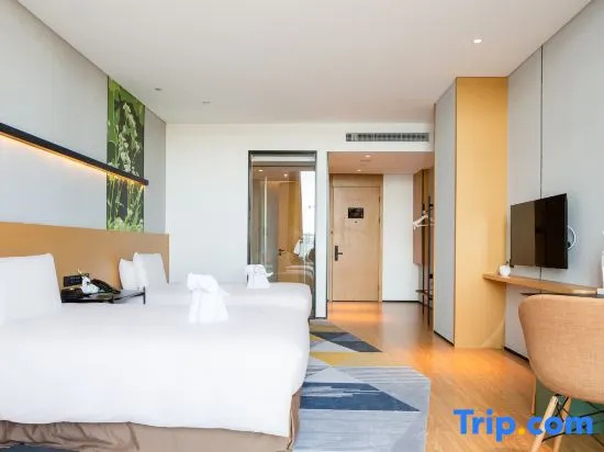 Standard Double room with lake view (twin beds)