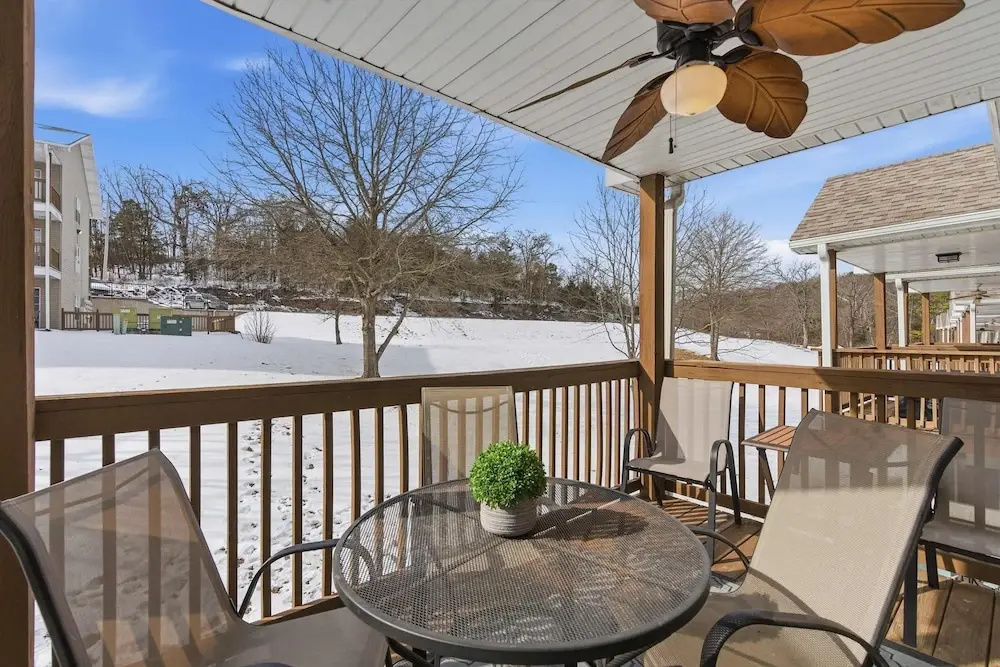 Fall Creek Farmhouse For 6