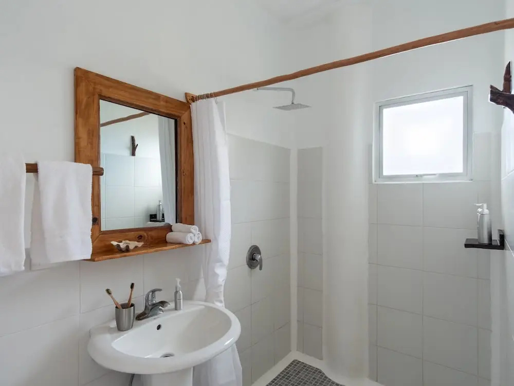 Standard Double room with ocean view (full double bed)