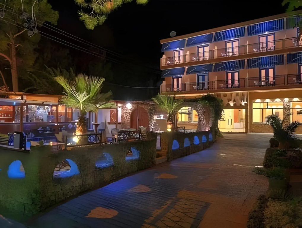 Beach Hotel Kapahi