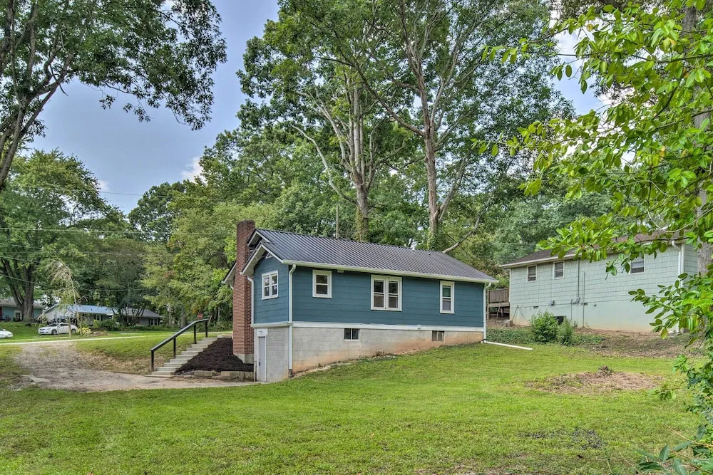 Cozy Arden Cottage, 2 Mi to Lake Julian Park!