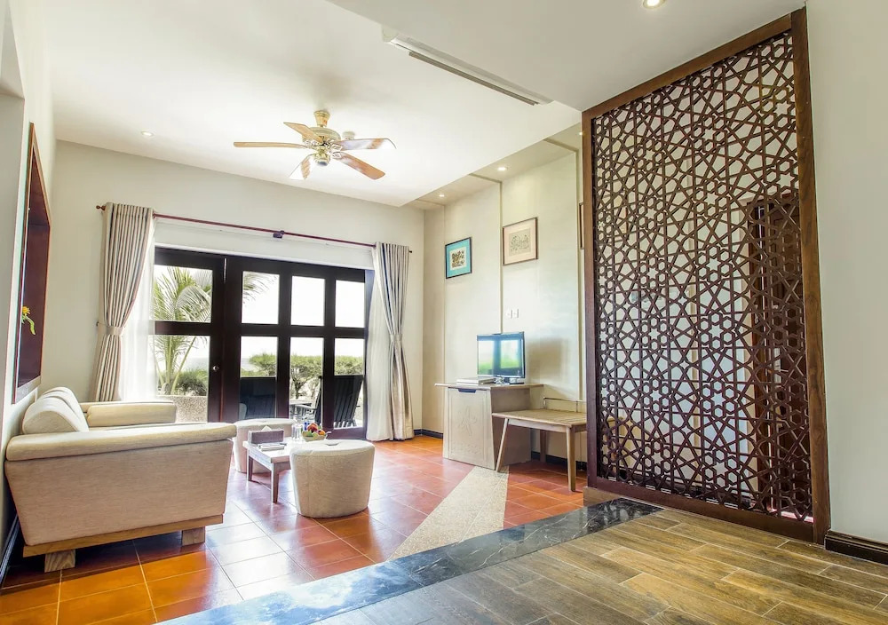 Sandy Beach Non Nuoc Resort Danang