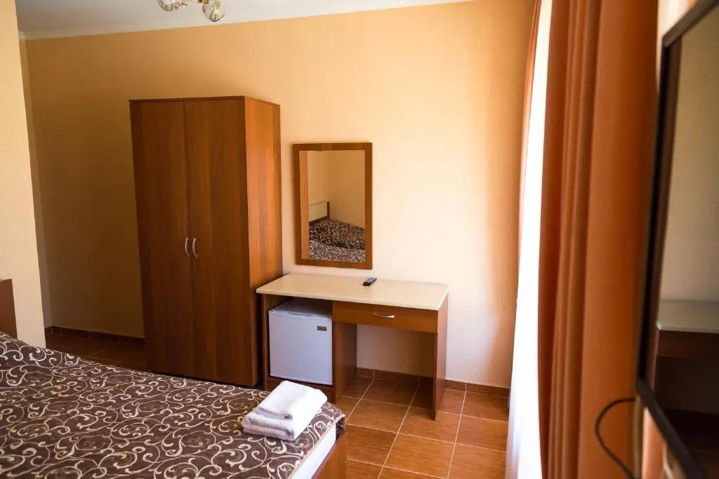Standard Double room (full double bed)