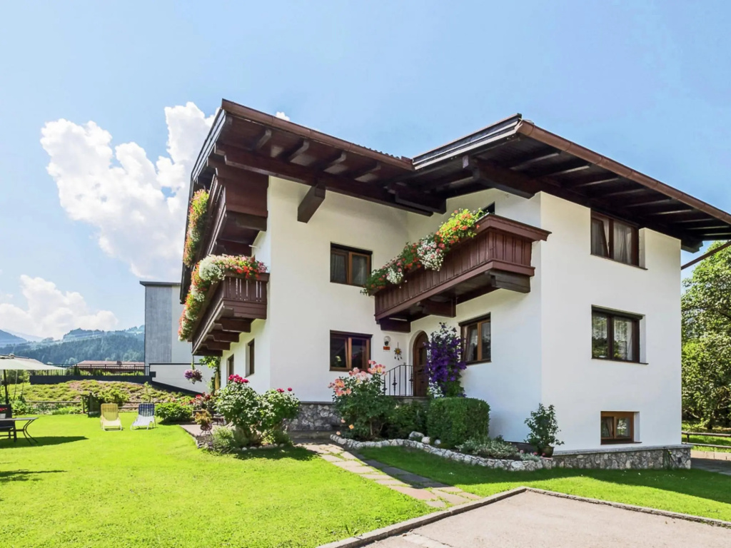 Vintage Apartment in Fügen near Ski Area