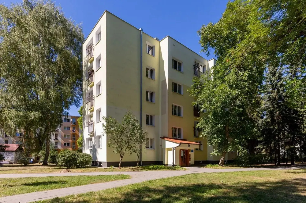 Apartment Warsaw 1 Sierpnia by Renters