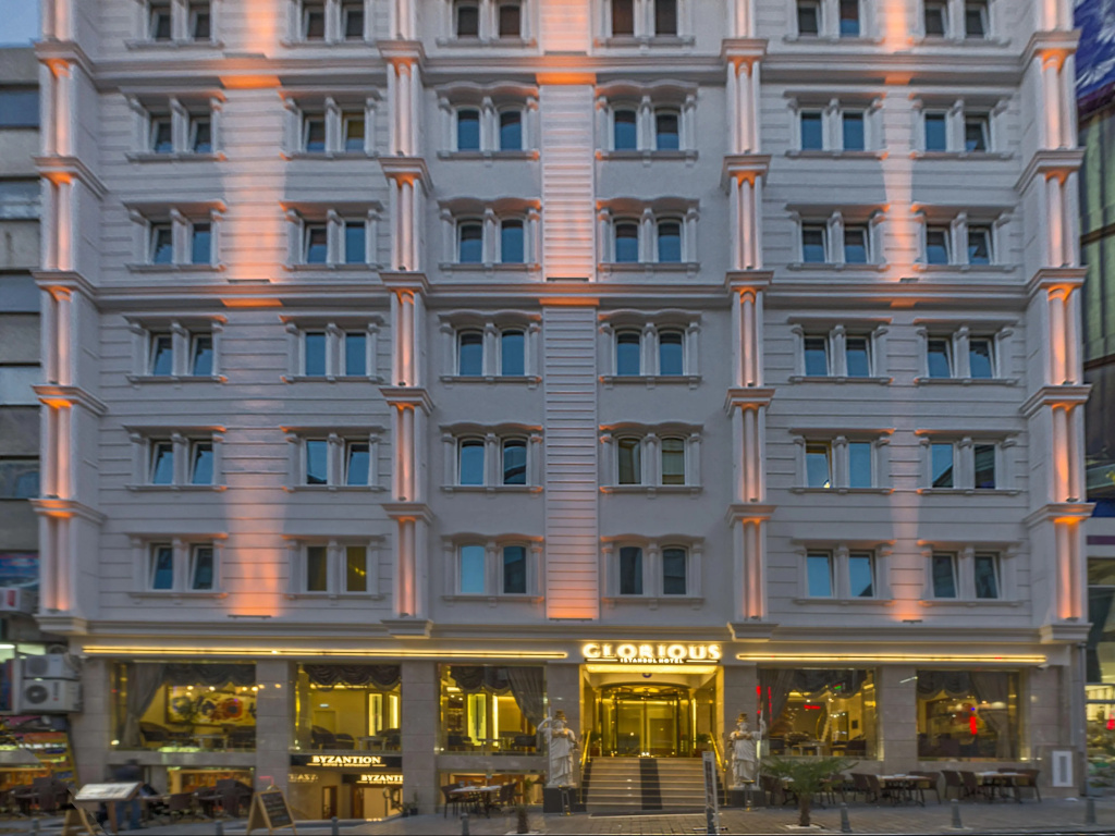 Glorious Hotel — фото