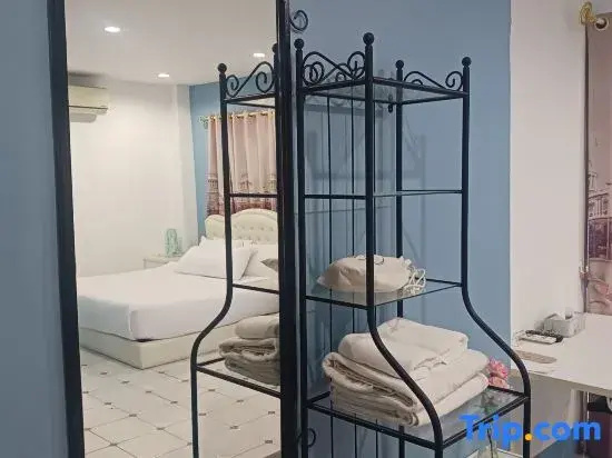 Double Suite (full double bed)