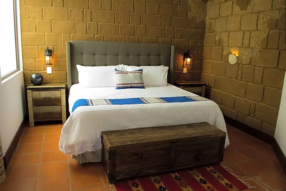 Double Master Suite (full double bed)