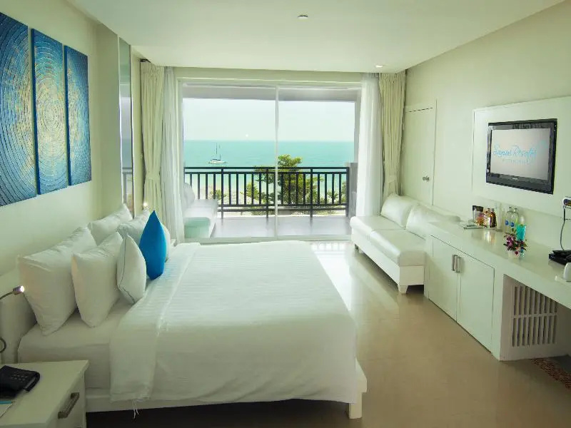 Superior Double room with balcony and with sea view (full double bed)