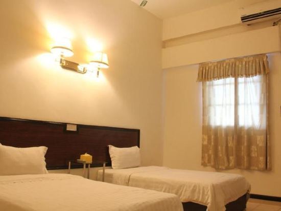 Kingston Hotel
