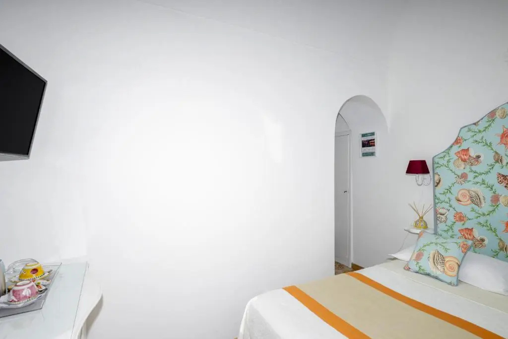 Standard Double room with sea view (full double bed)