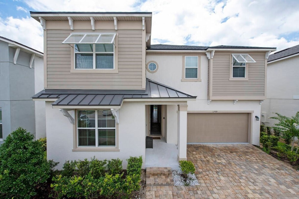 9BR Home w/ Private Pool Solara Resort