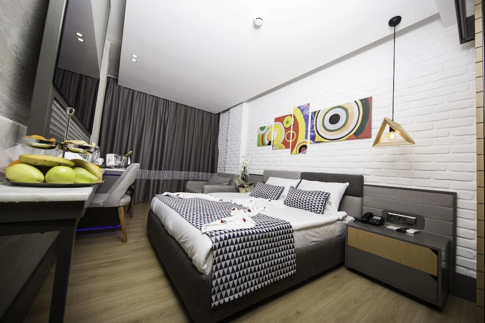 Laren Family Hotel & Spa - Boutique Hotel — 1