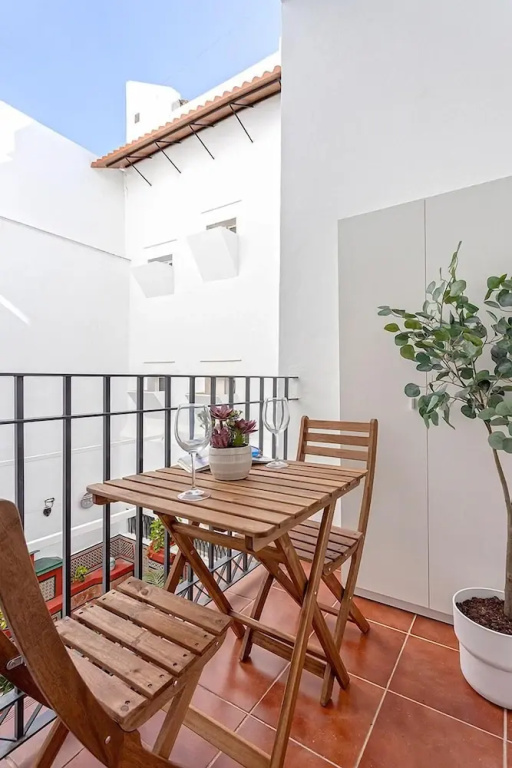 Genteel Home Teodosio