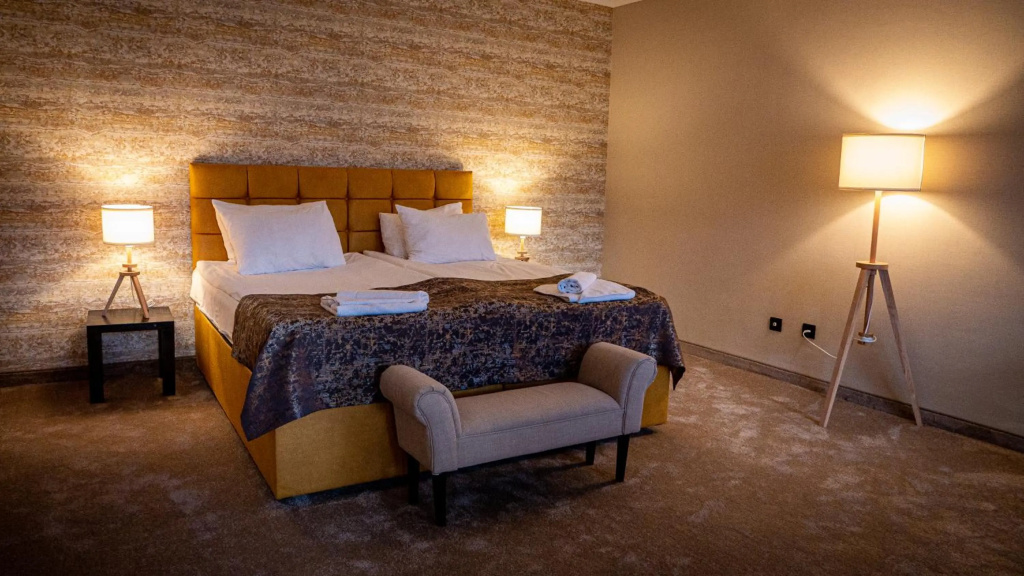 Riverside Boutique Hotel — 4