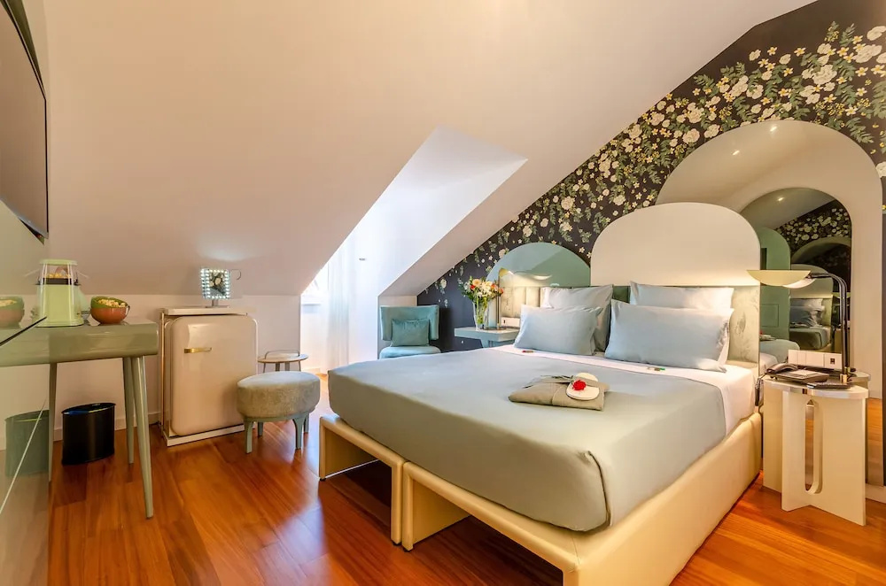 Superior Double room (full double bed)