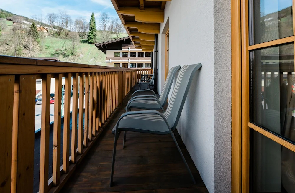 Balcony & Terrace