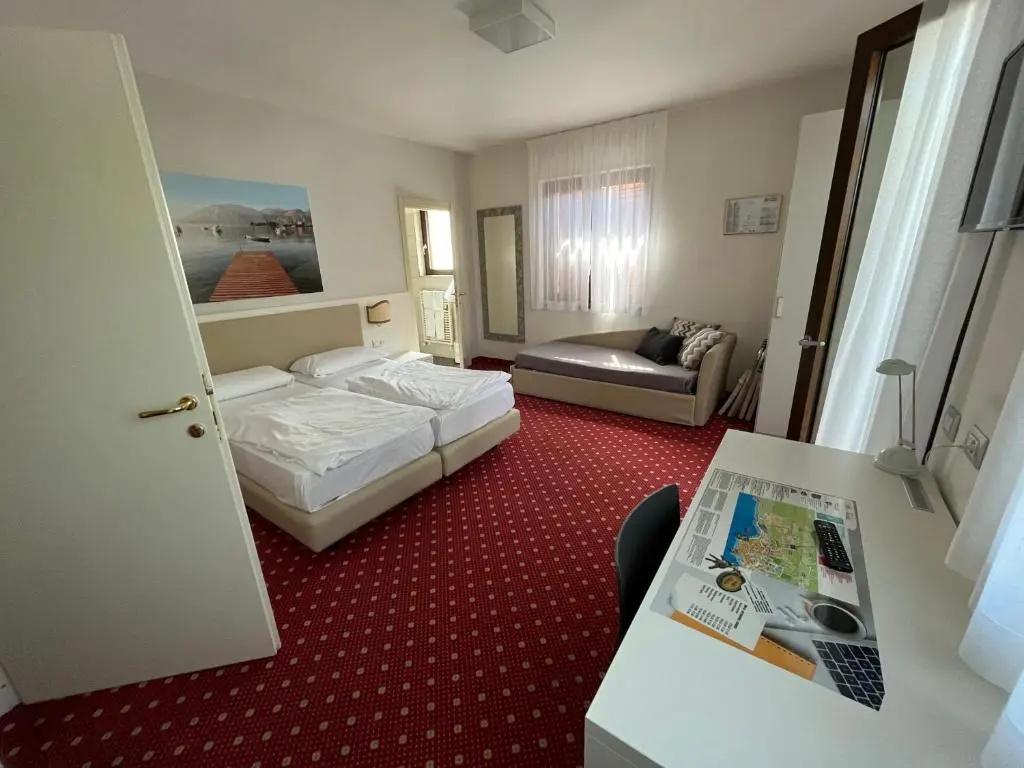 Classic Triple room