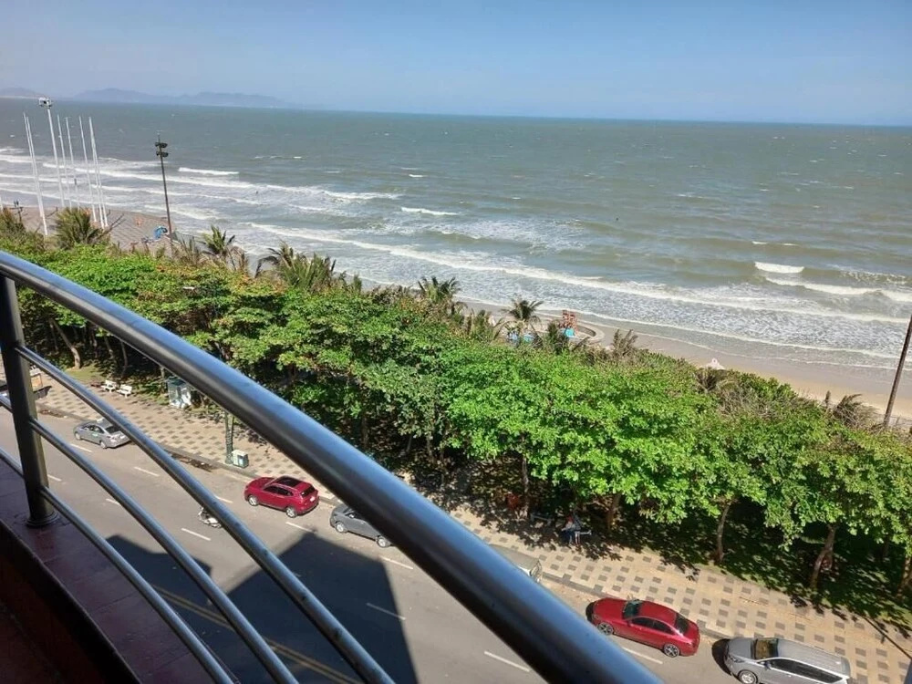 Beach & Waterfront