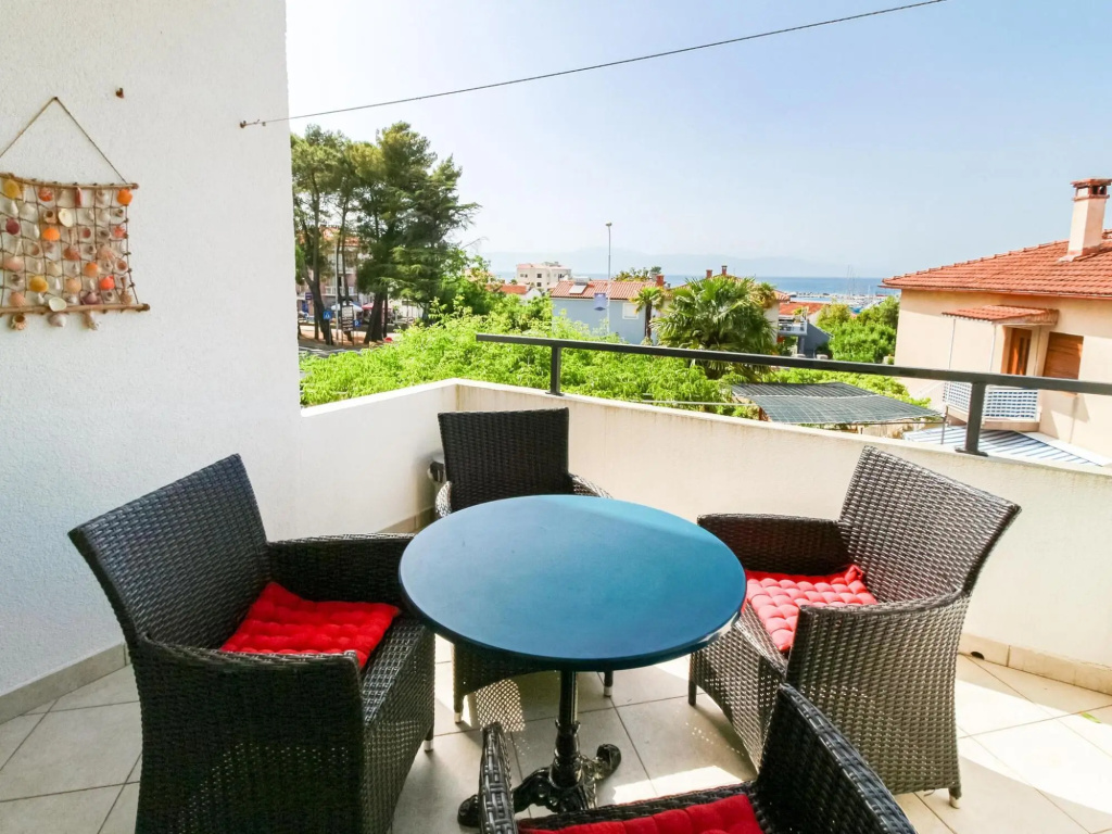 Simplistic Apartment in Malinska near Sea