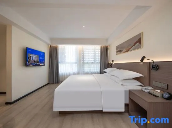 Business Double room with city view (full double bed)