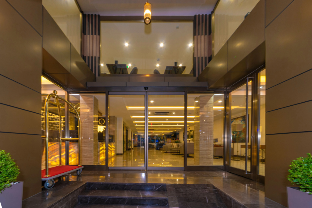 Lobby & Reception