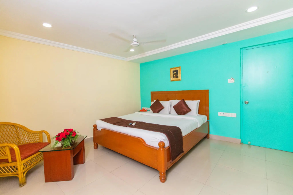 Deluxe Double room (full double bed)