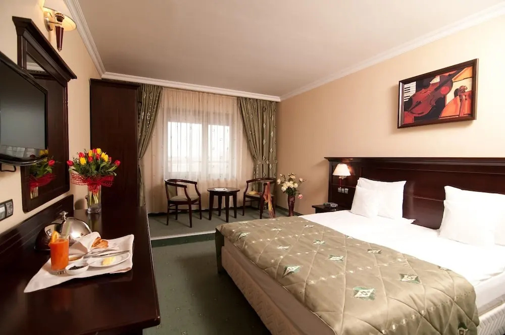 Hotel Rapsodia City Center - Chambres