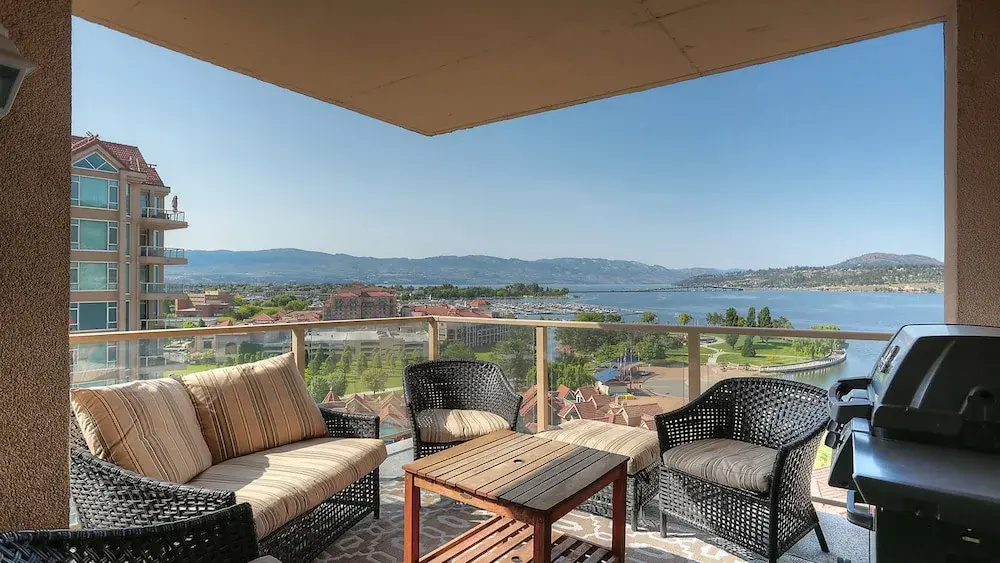 Sunset Waterfront Resort by KelownaGo - Chambres