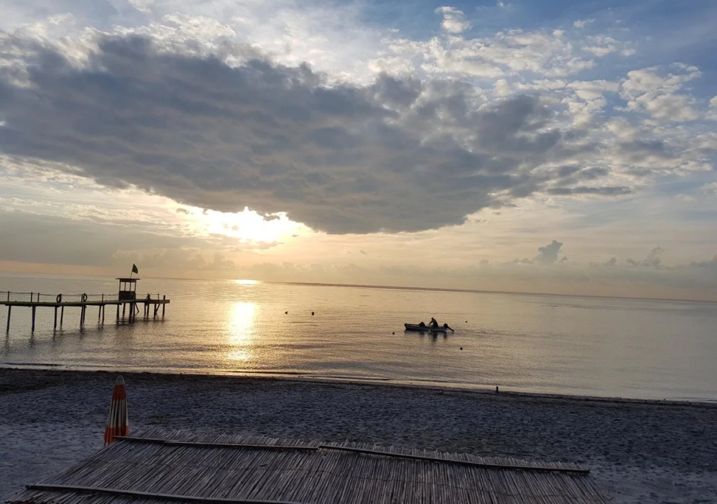 Beach & Waterfront